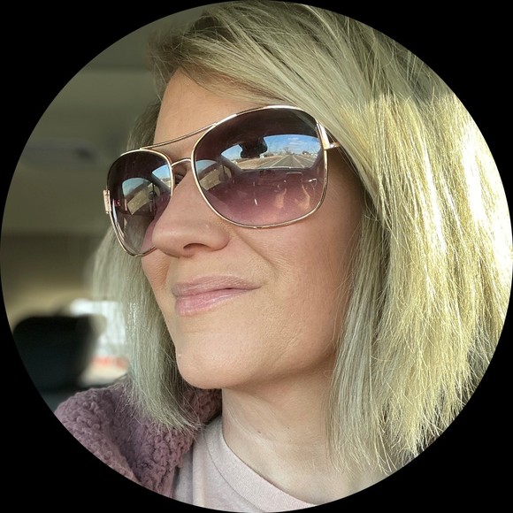 Meet your Posher, Sara - Picture 1 of 1